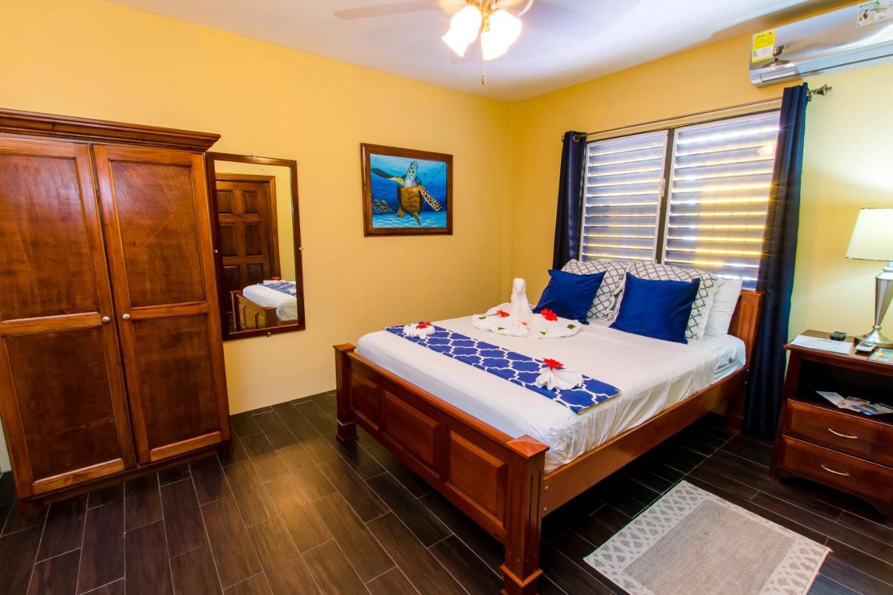 Khalkob'S Estate Apartment Placencia Bagian luar foto